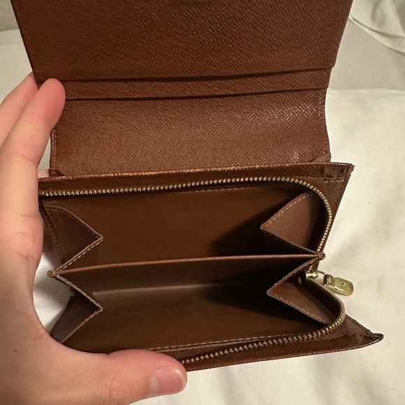 Louis Vuitton Wallet - Picture 9 of 12